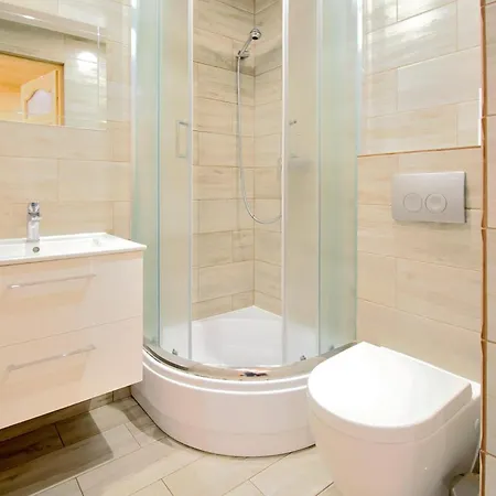 2 Bedroom Amazing In Mielenko